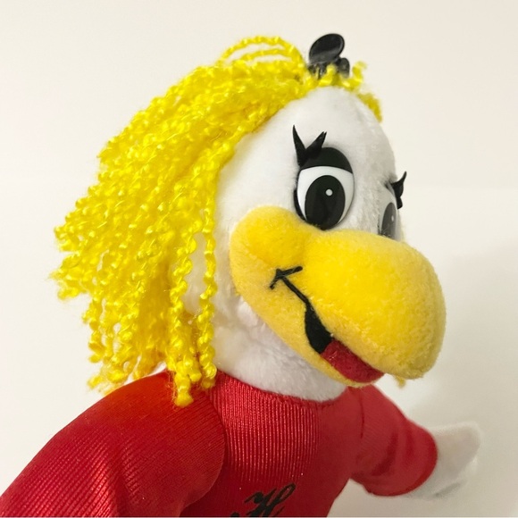 Chuck E. Cheese 2004 Helen Red Shirt Black Pants Limited Edition - Picture 14 of 15